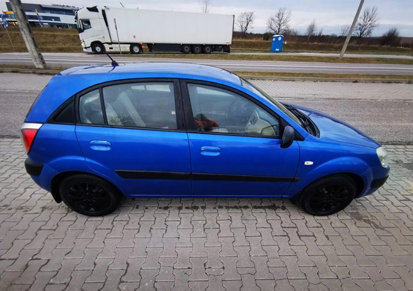 Kia Rio cena 6500 przebieg: 257362, rok produkcji 2006 z Włoszczowa małe 211